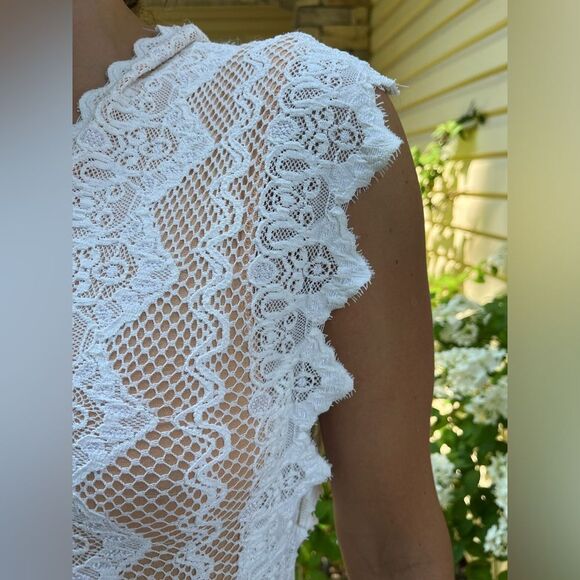 Nightcap by Carisa Rene Antoinette cream/nude lace overlay V-neck maxi dress, 1 - Picture 4 of 14